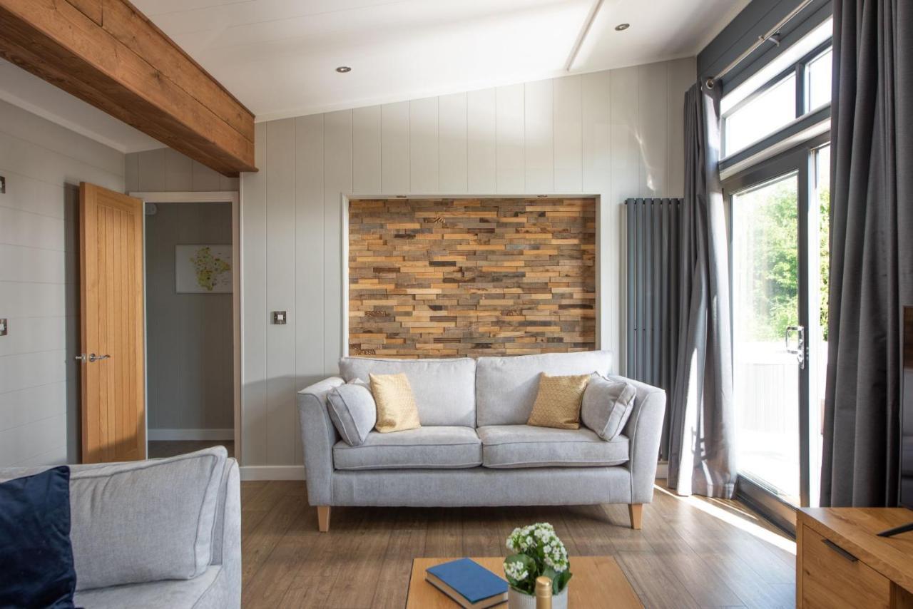 Primrose Lodge, 25 Roadford Lake Lodges Lifton Exterior foto