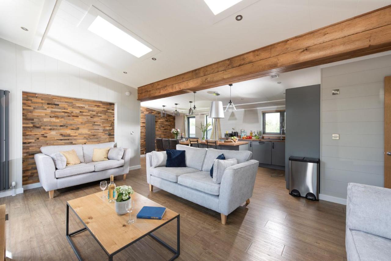 Primrose Lodge, 25 Roadford Lake Lodges Lifton Exterior foto