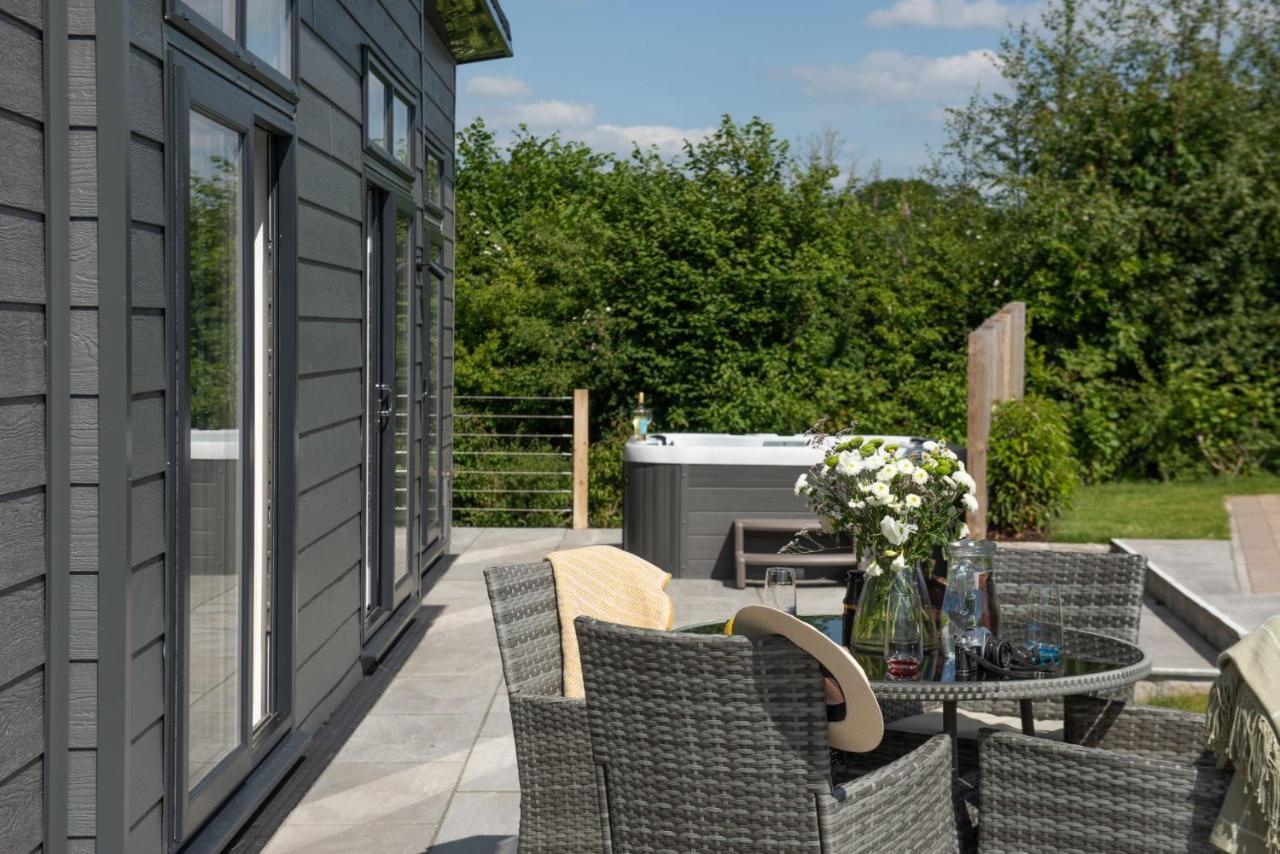Primrose Lodge, 25 Roadford Lake Lodges Lifton Exterior foto